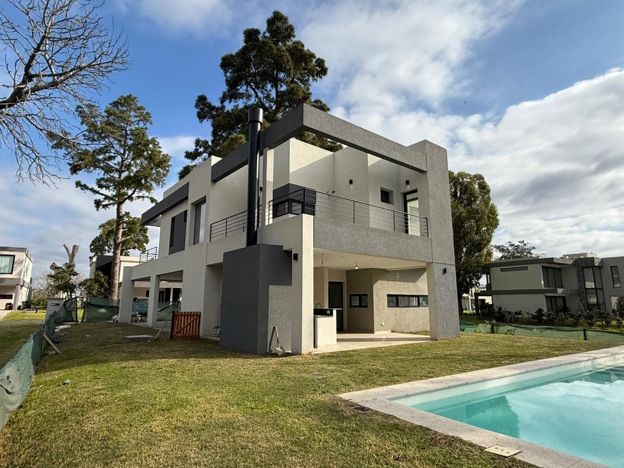 FOR SALE: LUXURY 5-ROOM HOME IN GREENVILLE, HUDSON