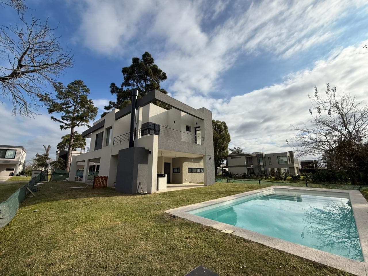 VENTA CASA 5 AMBIENTES DE CATEGORÍA EN GREENVILLE HUDSON