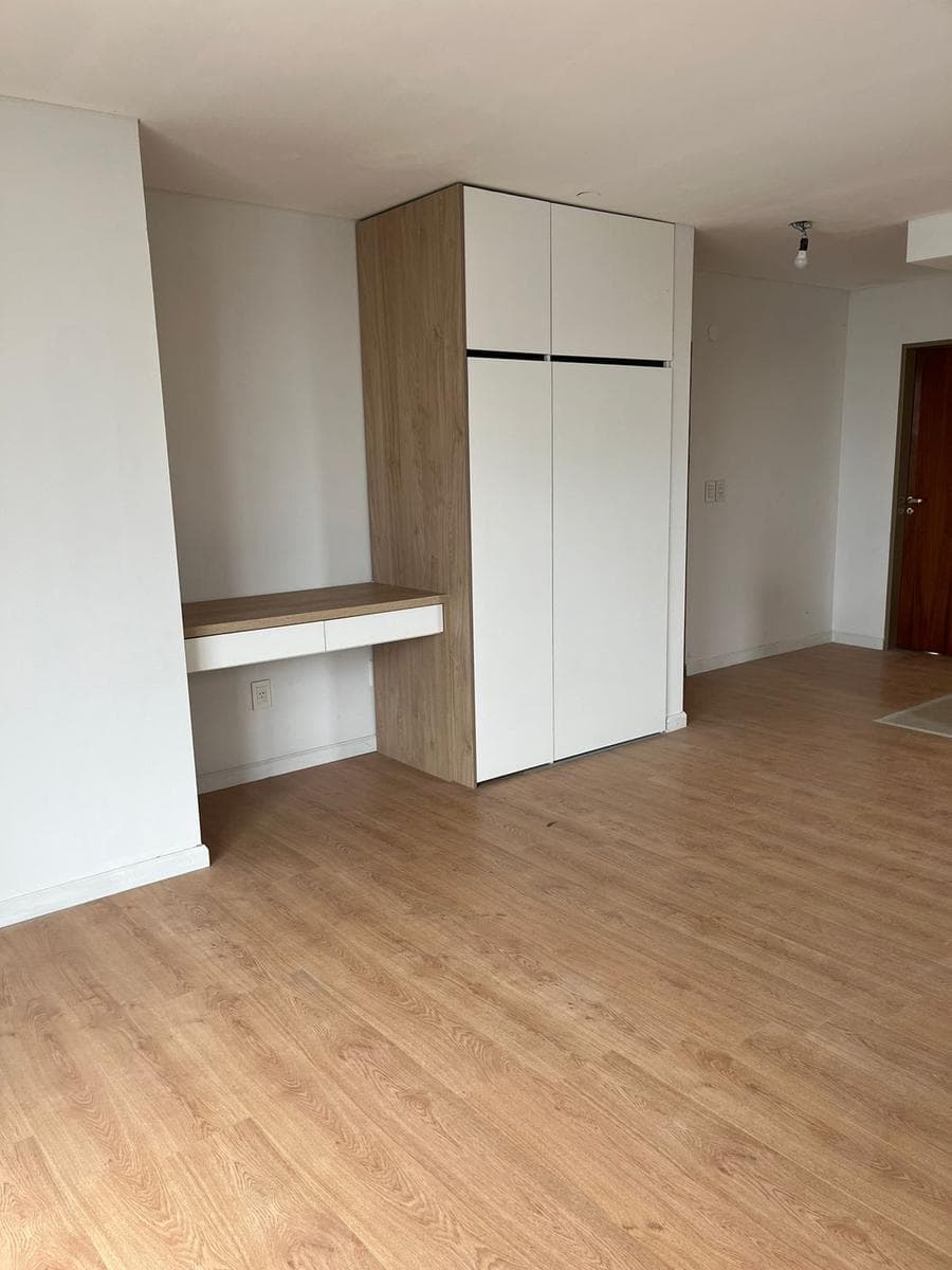 FOR SALE - 2-bedroom apartment with a front balcony - Bella Vista, Rosario.