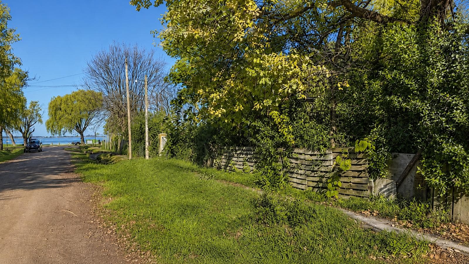 A country-style country house in the heart of Villa Loguercio—just a few steps from the lagoon!