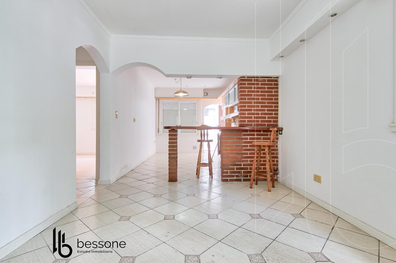 Apartment in Parque Luro, with a separate entrance and garage