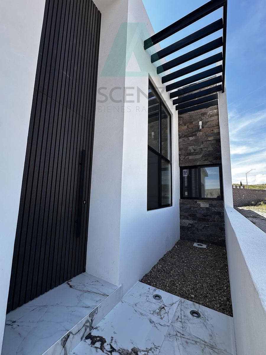 NEW SINGLE-STORY HOME IN CONDESA REJON, Jospr