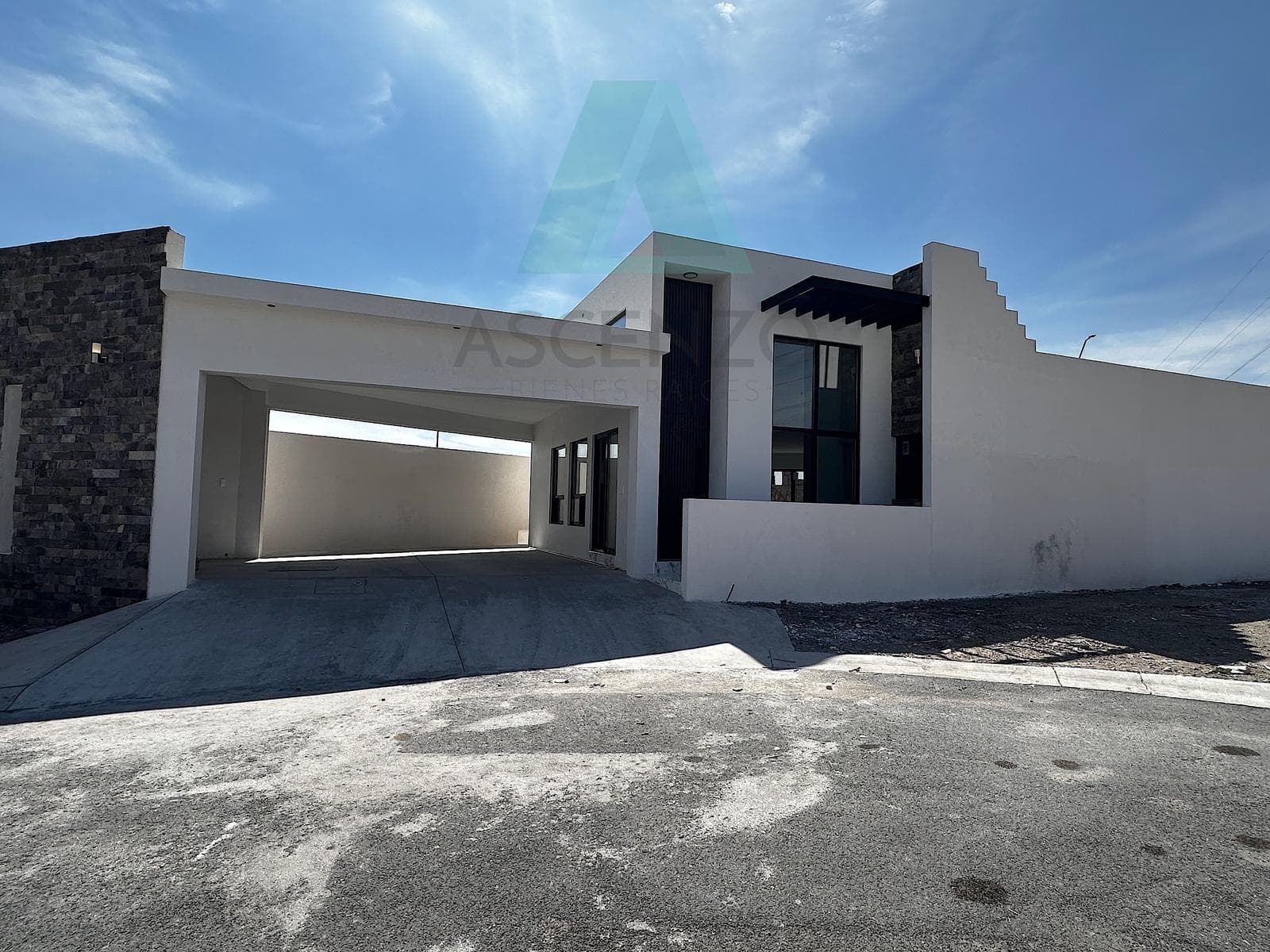 NEW SINGLE-STORY HOME IN CONDESA REJON, Jospr