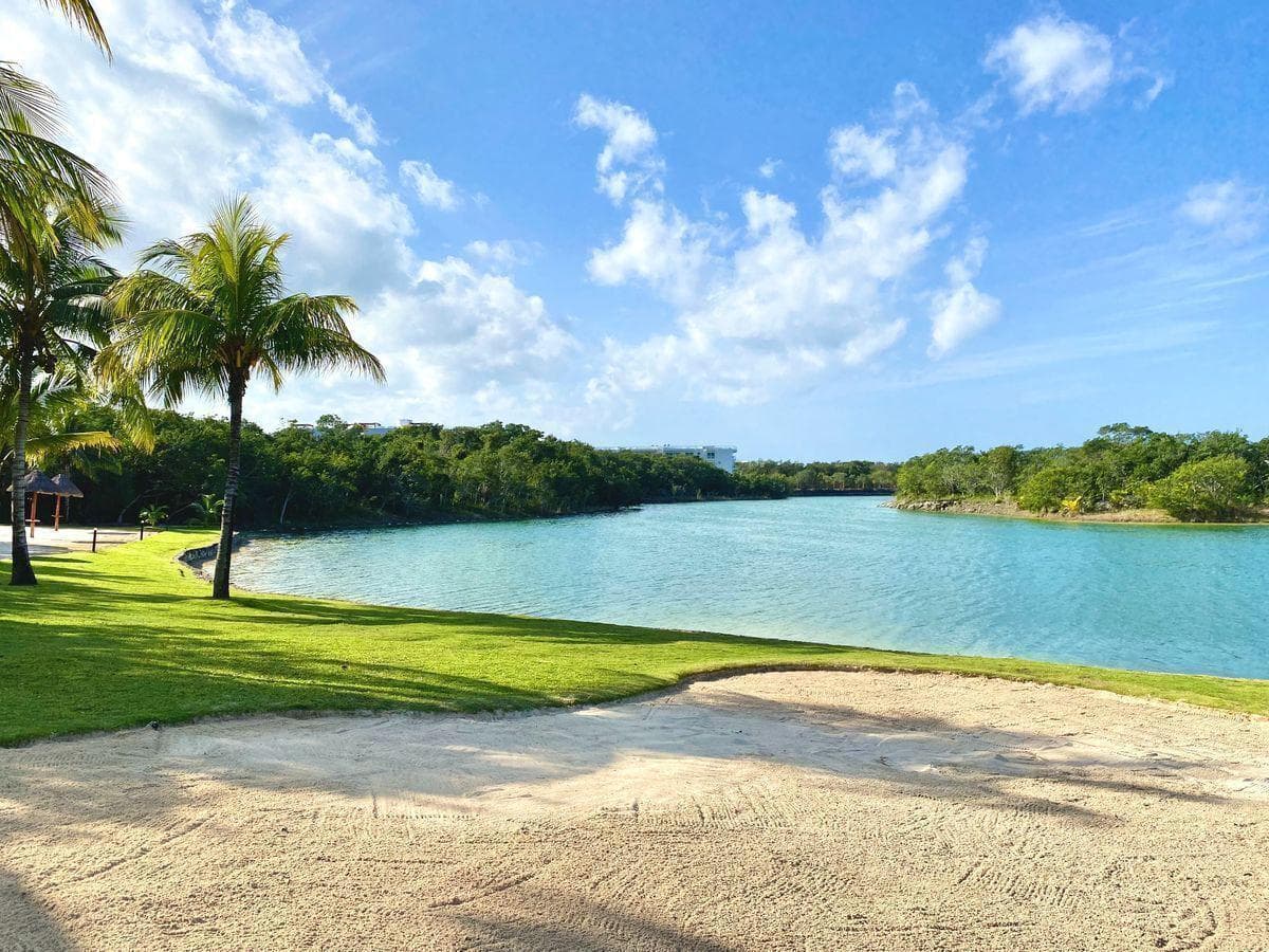 LAND FOR SALE IN LAGOS DEL SOL, CANCÚN, WITH LAKEFRONT PROPERTY