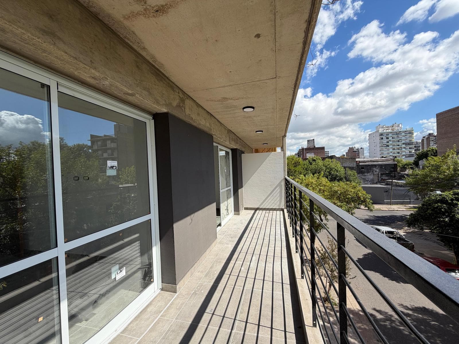 FOR SALE: Brand-new 1-bedroom apartment with a front-facing balcony - Rep. de la Sexta - Rosario