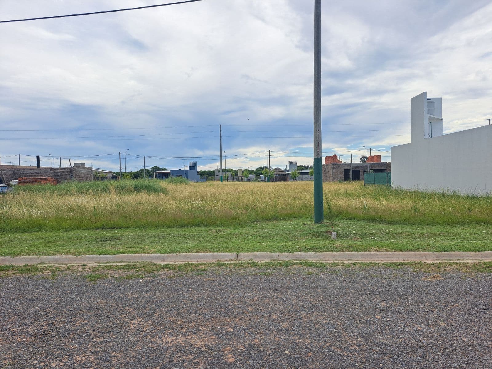 FOR SALE - 300-square-meter lot - La Toscana neighborhood, Piñero.