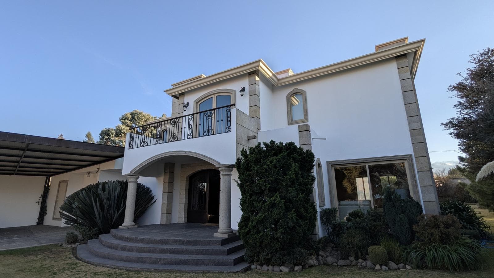 HOME FOR SALE IN CACALOMACAN, TOLUCA