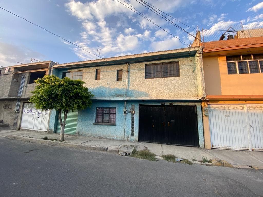 House for sale in Valle de Chalco.