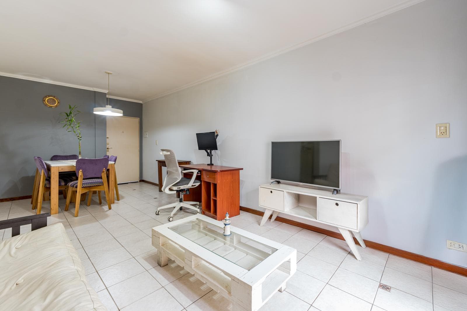 FOR SALE - 3-bedroom apartment with a balcony. Martin, Rosario.
