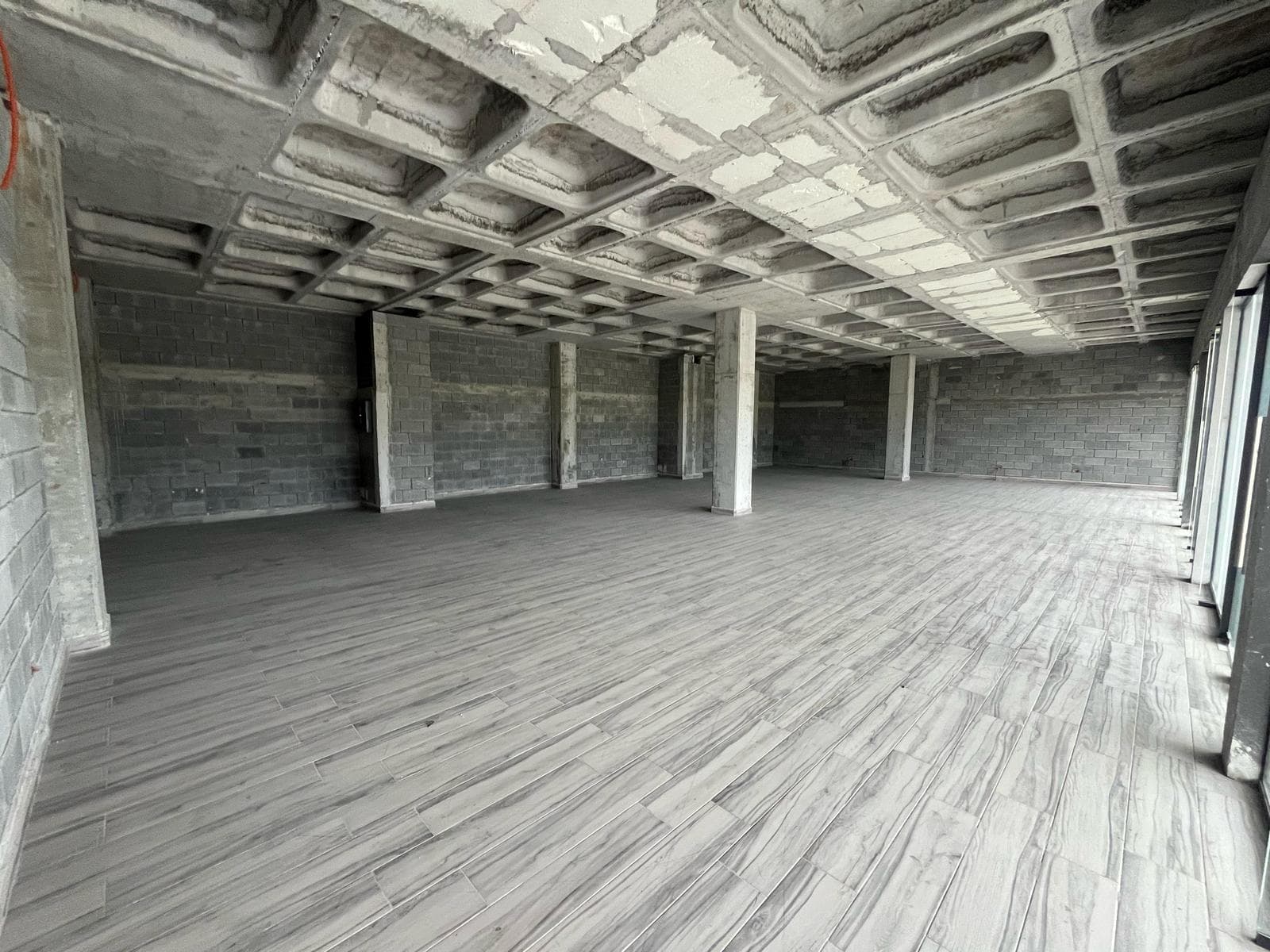 COMMERCIAL SPACE FOR RENT ON THE NATIONAL HIGHWAY