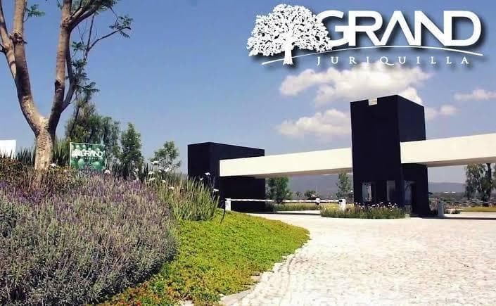 Land for sale in Grand Juriquilla, Querétaro.