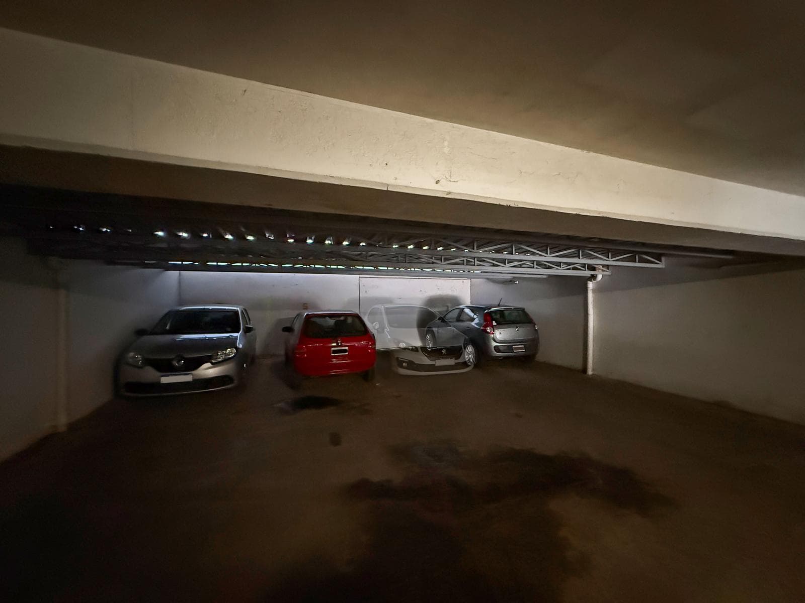 Garage in a prime location, ideal for rental or as a residence