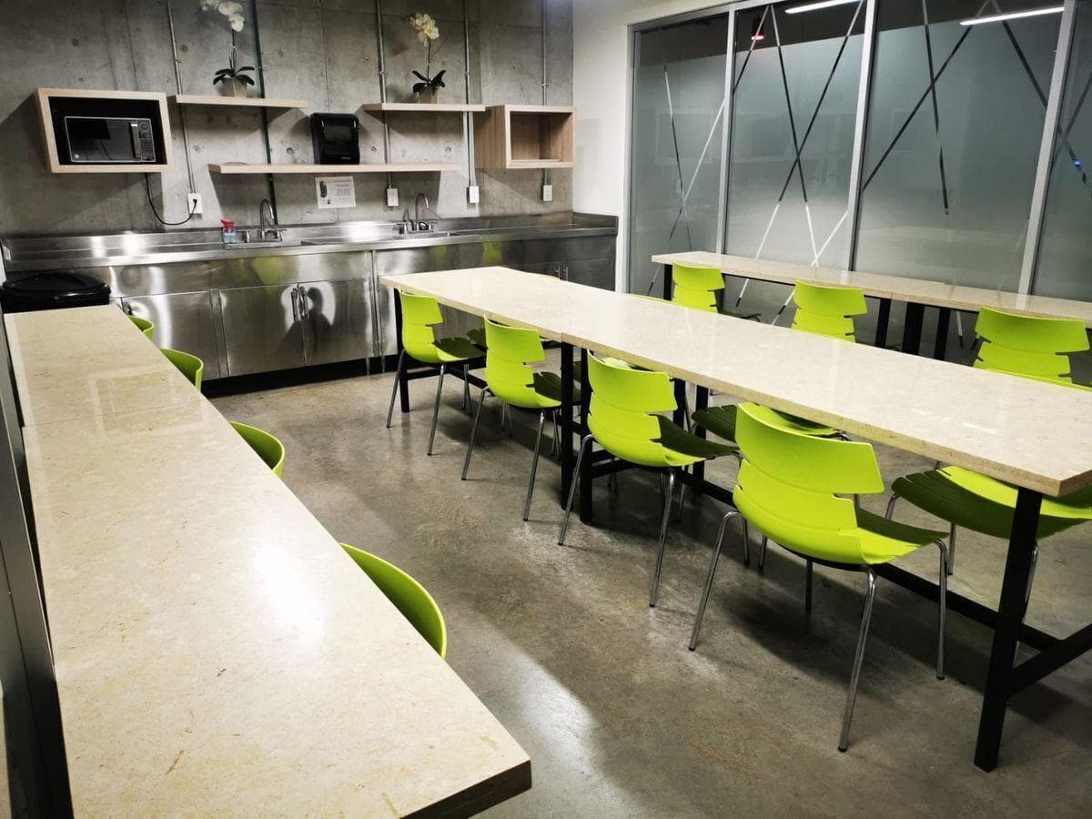 FULLY FURNISHED OFFICE FOR RENT