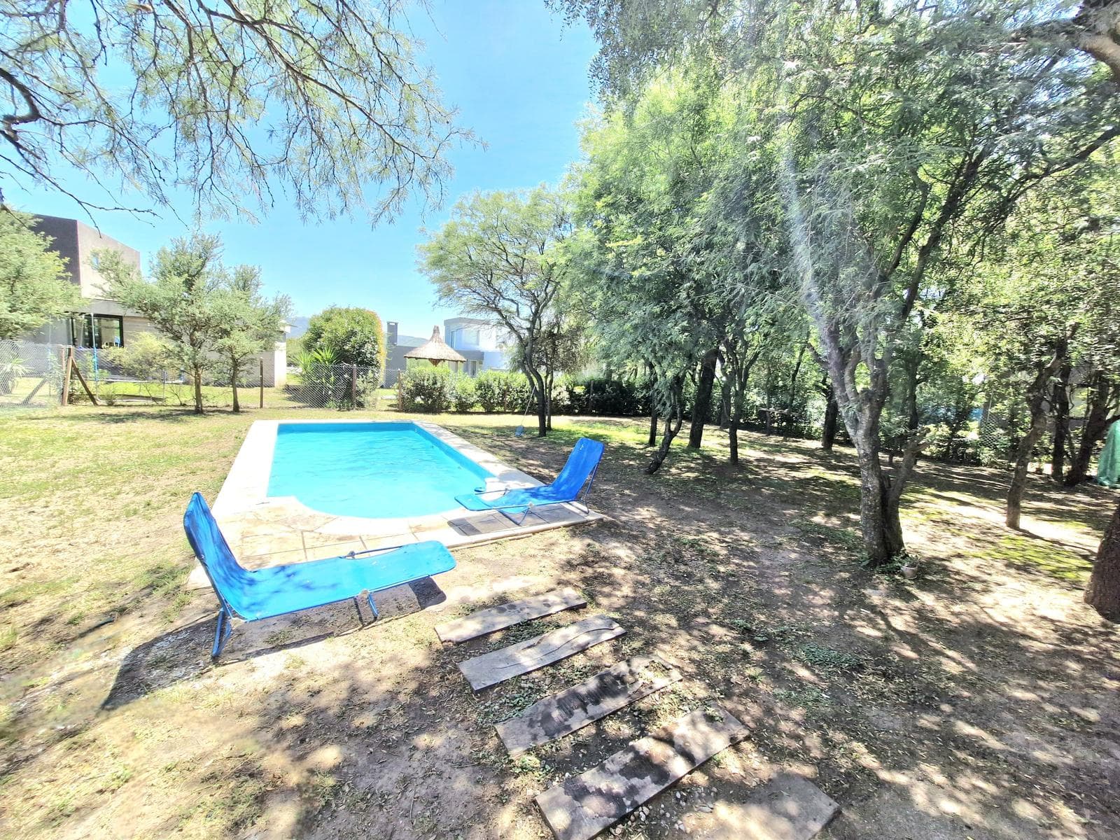 Valle del Golf - For Sale - 2-Bedroom House - 800 m² Lot - Pool