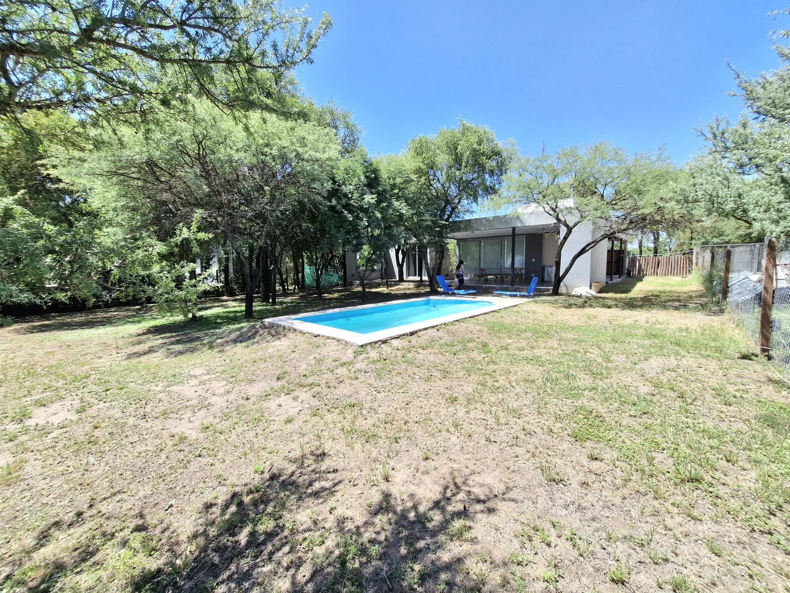 Valle del Golf - For Sale - 2-Bedroom House - 800 m² Lot - Pool
