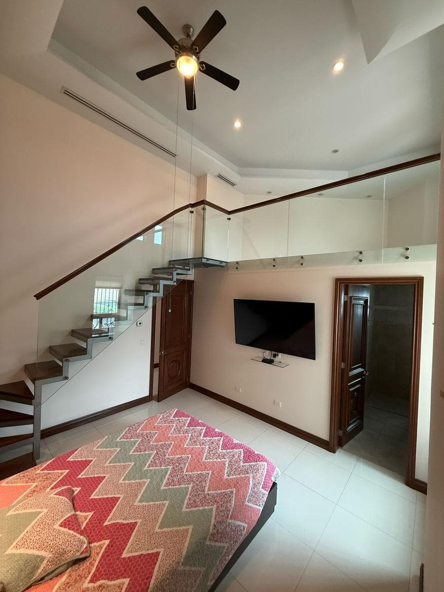 HOUSE FOR SALE IN BOSQUES DE VALLE ALTO, MONTERREY