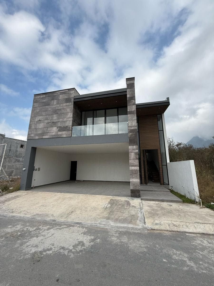 HOUSE FOR SALE IN AYSSO RESIDENCIAL, SANTIAGO, N.L.