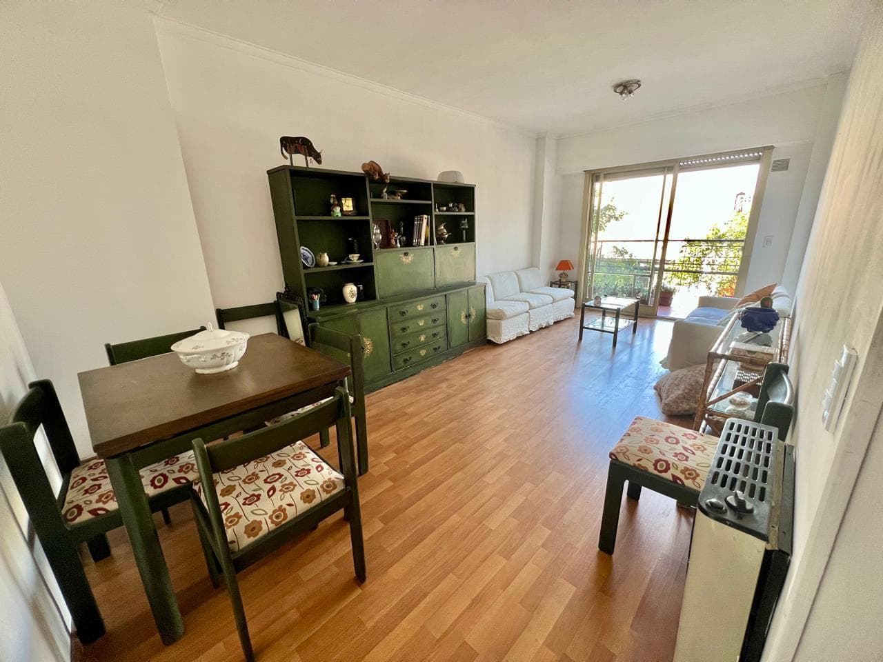 For Sale, Apartment, 3 Rooms, Balcony, Front-Facing, Laundry Room, Flowers