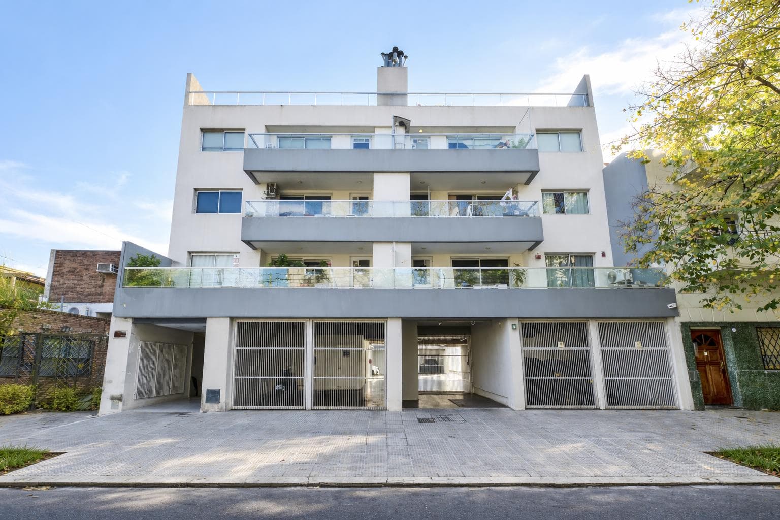 APARTMENT FOR SALE—HOUSE-LIKE SPACE—QUALIFIES FOR MORTGAGE—OPTIONAL PARKING SPACE