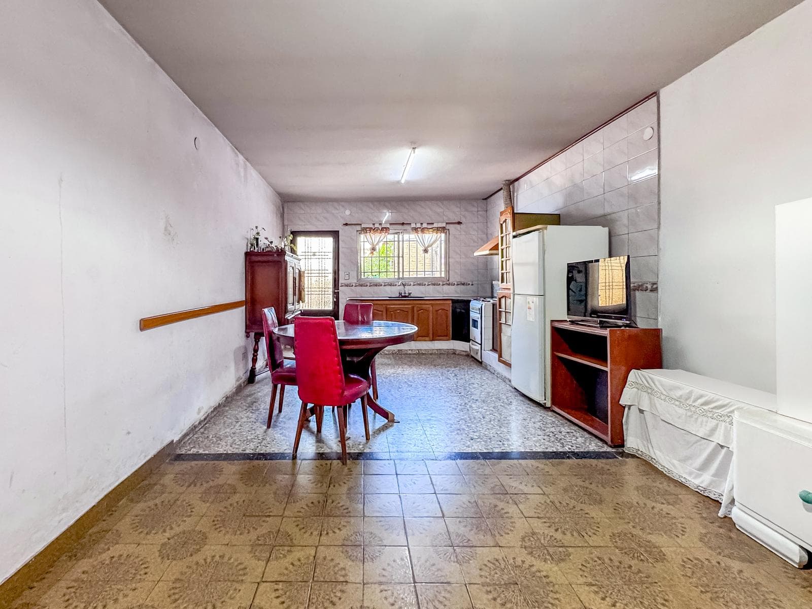 FOR SALE/TRADE - 4-bedroom house. Azcuénaga, Rosario.