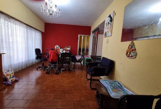 VENTA CASA 4 AMBIENTES . ADROGUE