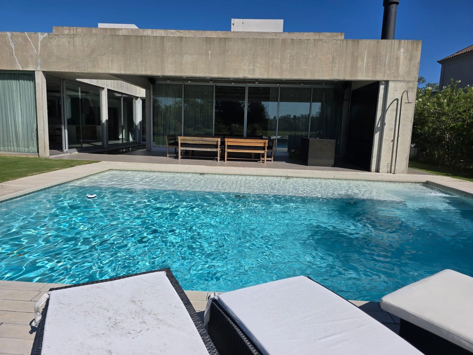 6-Bedroom House in El Golf, Nordelta - Tigre