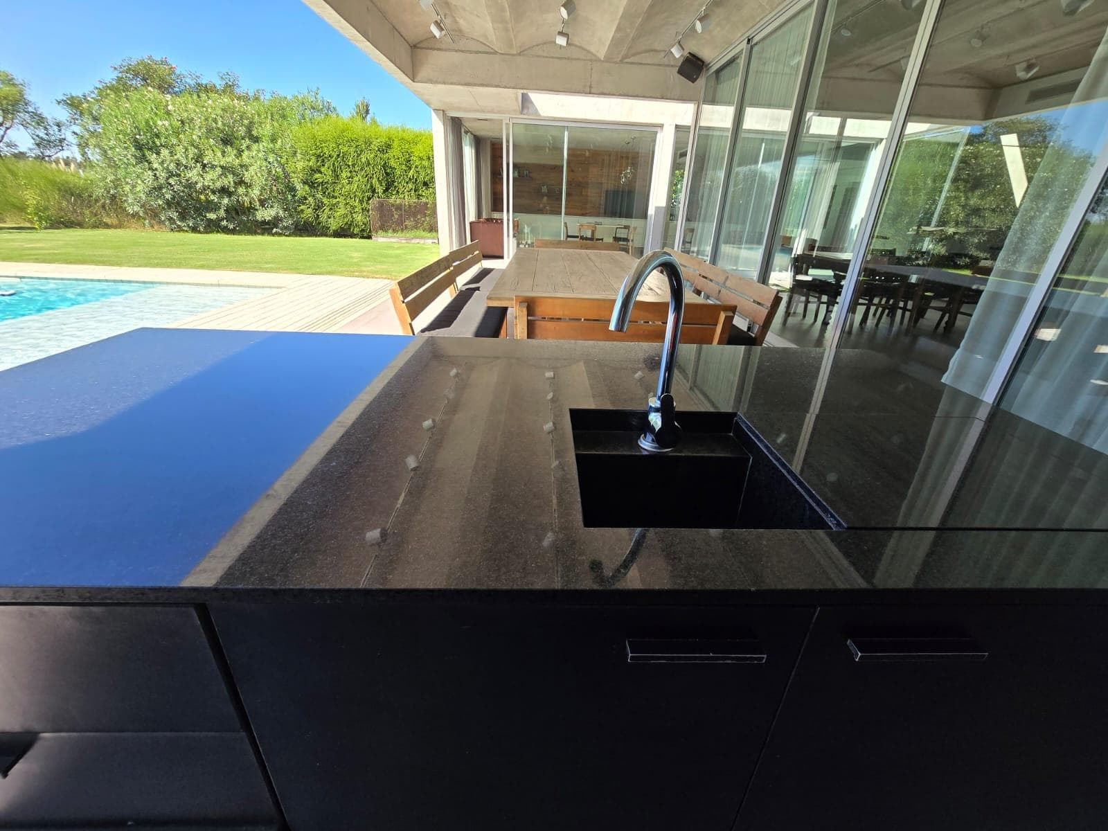 6-Bedroom House in El Golf, Nordelta - Tigre