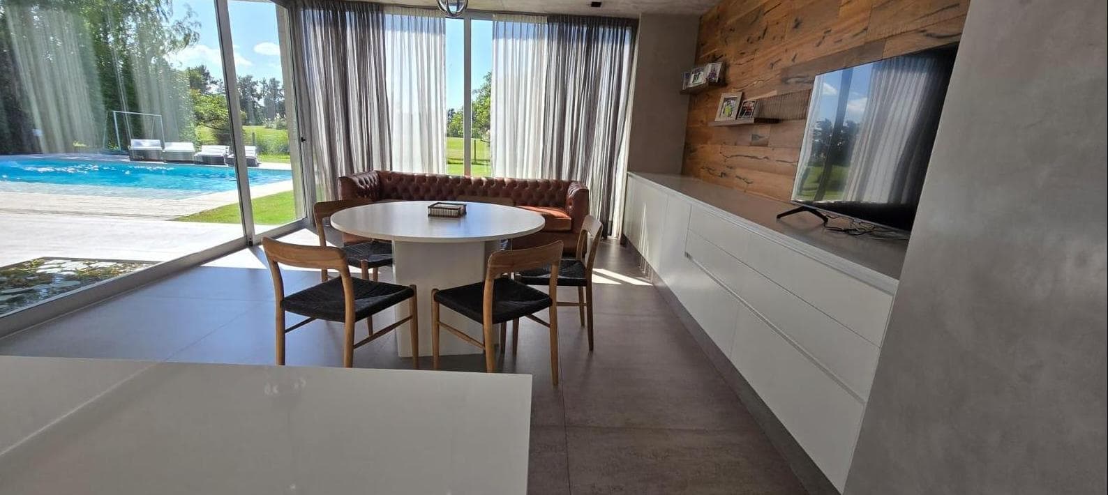 6-Bedroom House in El Golf, Nordelta - Tigre