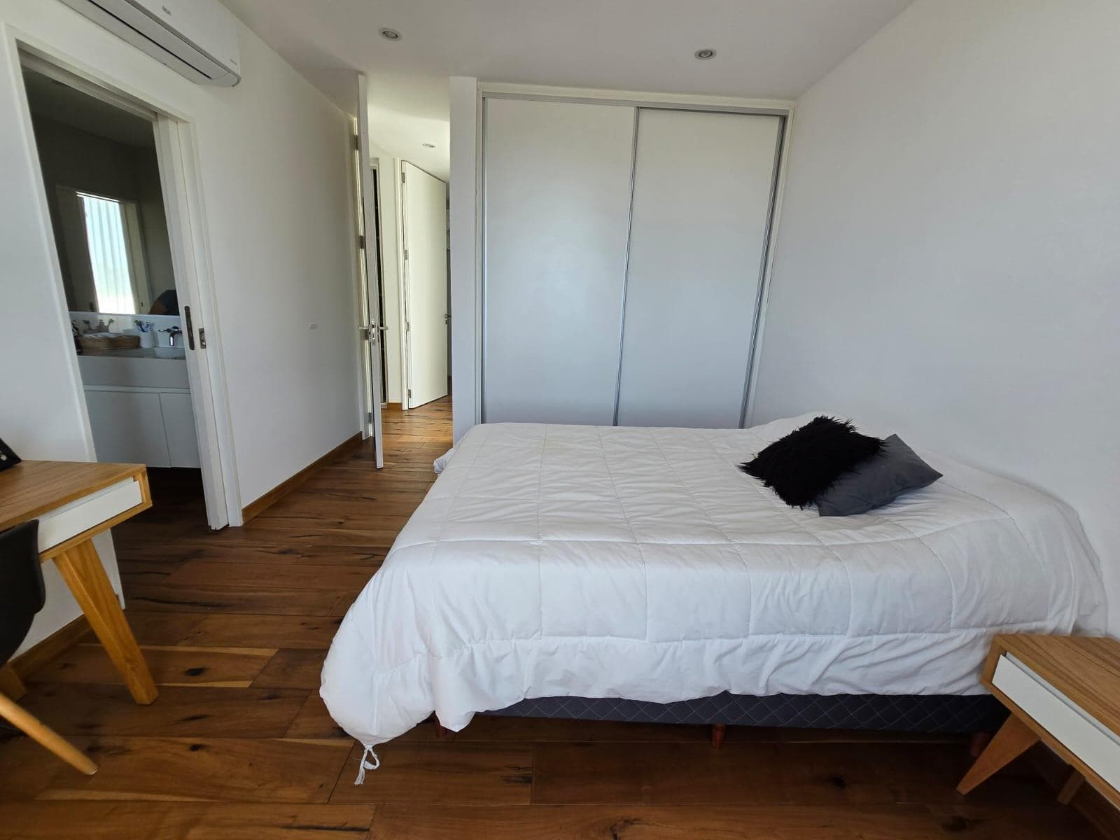 6-Bedroom House in El Golf, Nordelta - Tigre