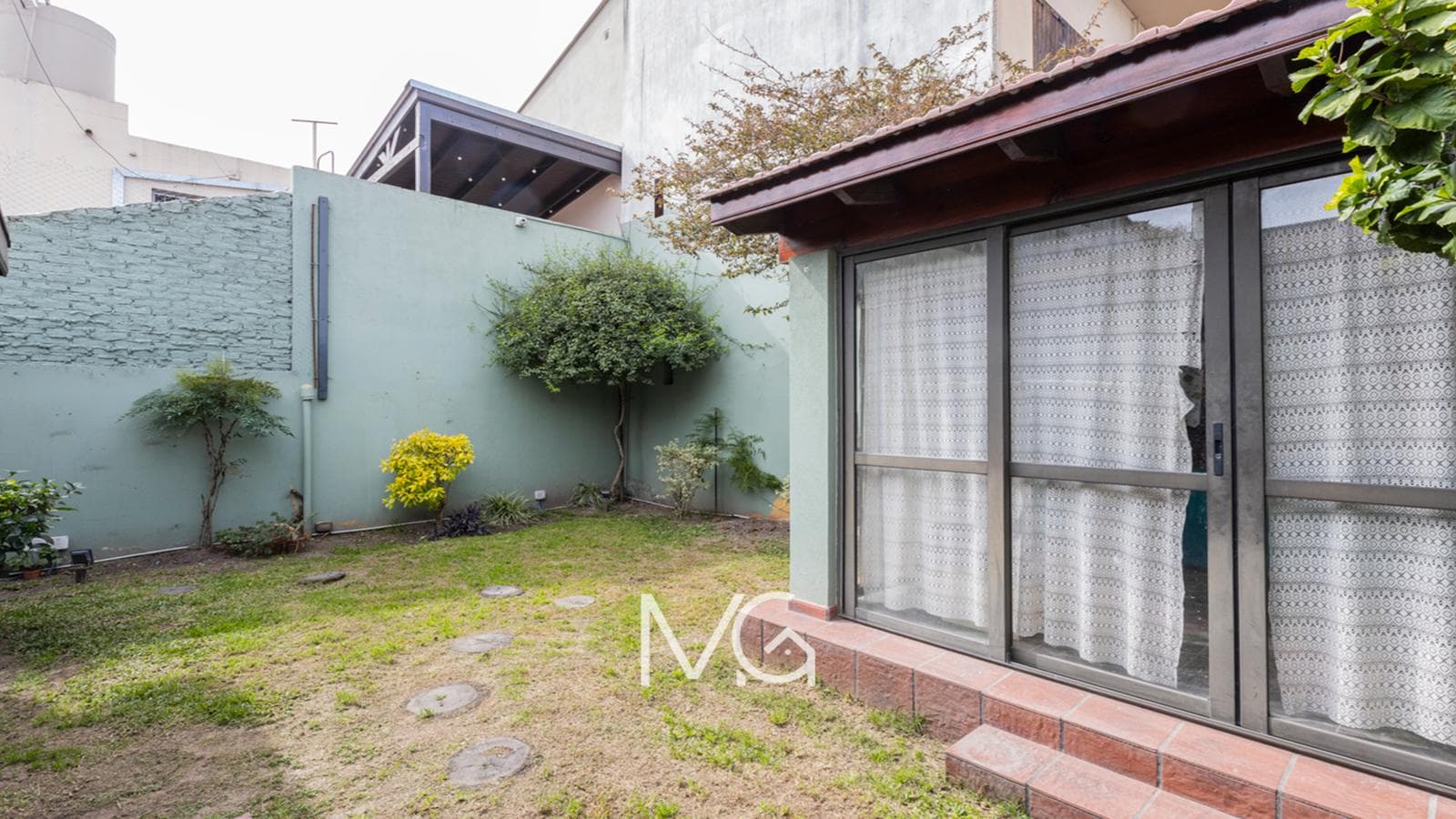 3-Room House for Sale with Garden in Adrogue—Excellent Opportunity
