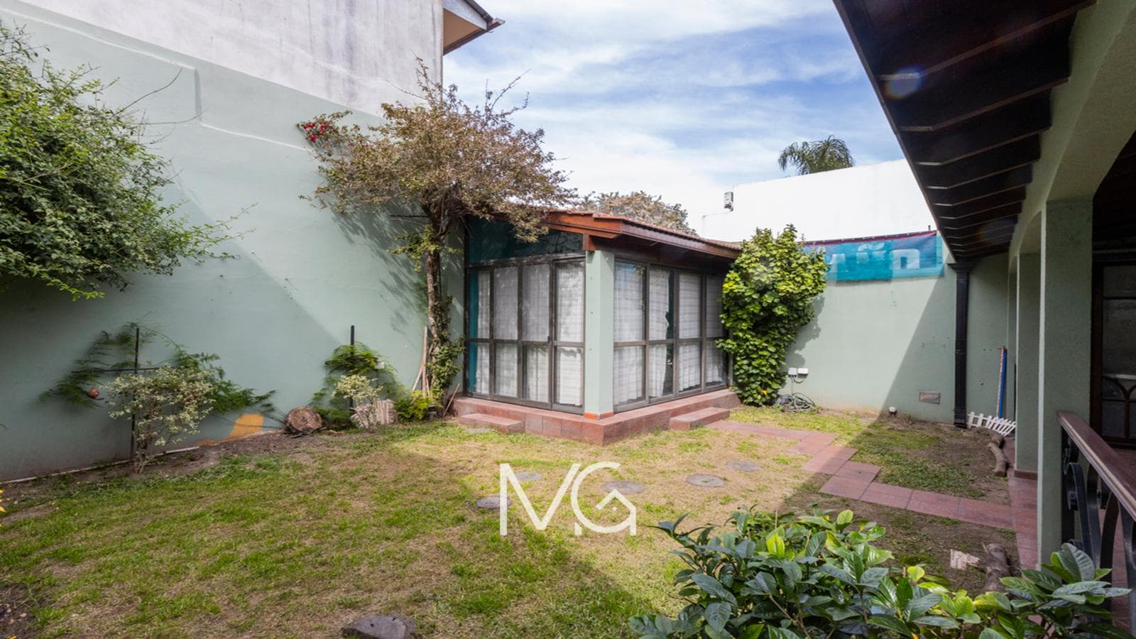 3-Room House for Sale with Garden in Adrogue—Excellent Opportunity