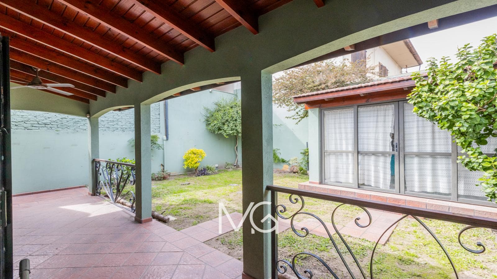3-Room House for Sale with Garden in Adrogue—Excellent Opportunity