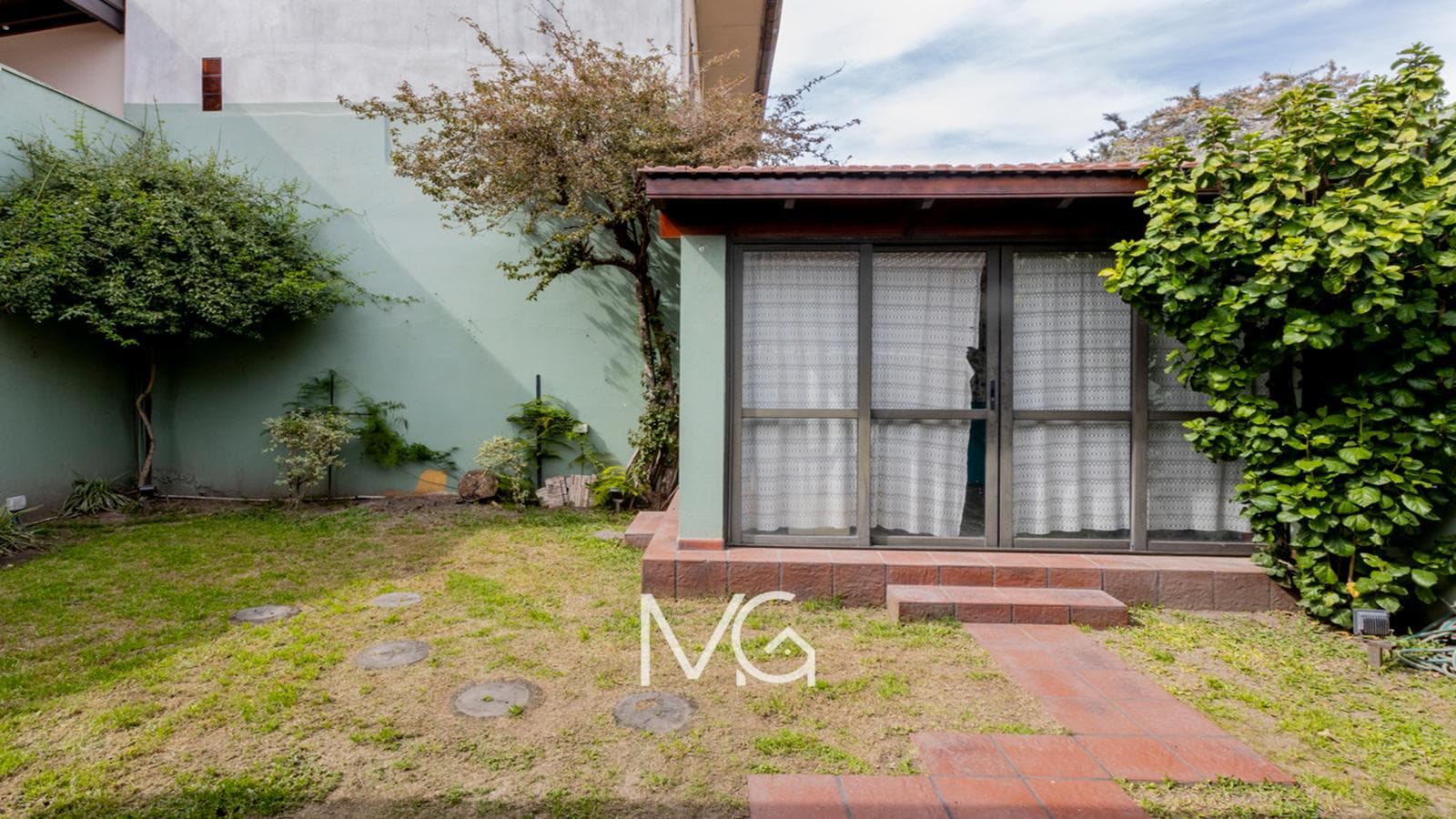 3-Room House for Sale with Garden in Adrogue—Excellent Opportunity