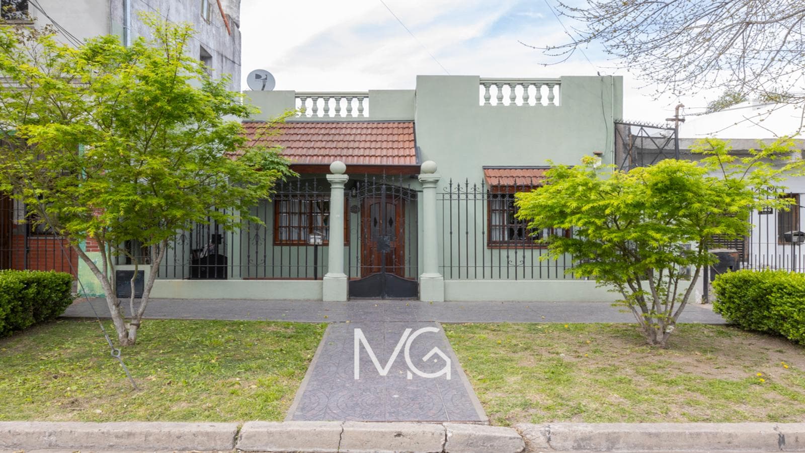 3-Room House for Sale with Garden in Adrogue—Excellent Opportunity