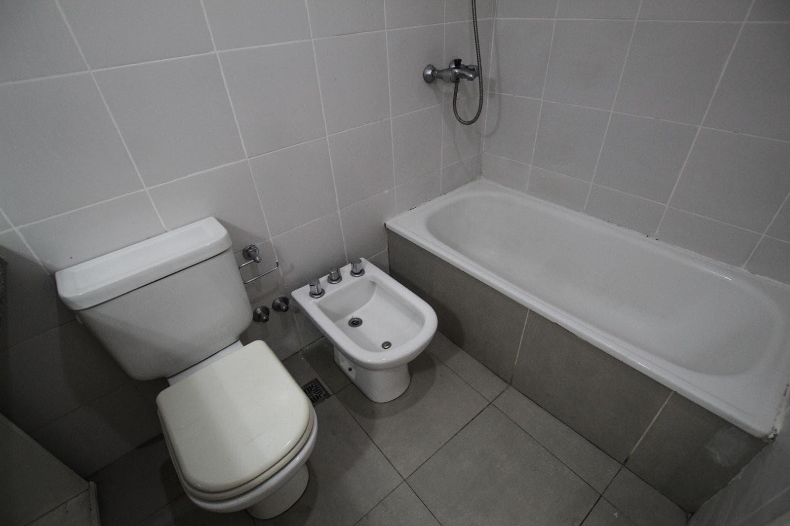 Spacious studio apartment, can be divided into two rooms, with a balcony in Agronomía, Villa del Parque!!!