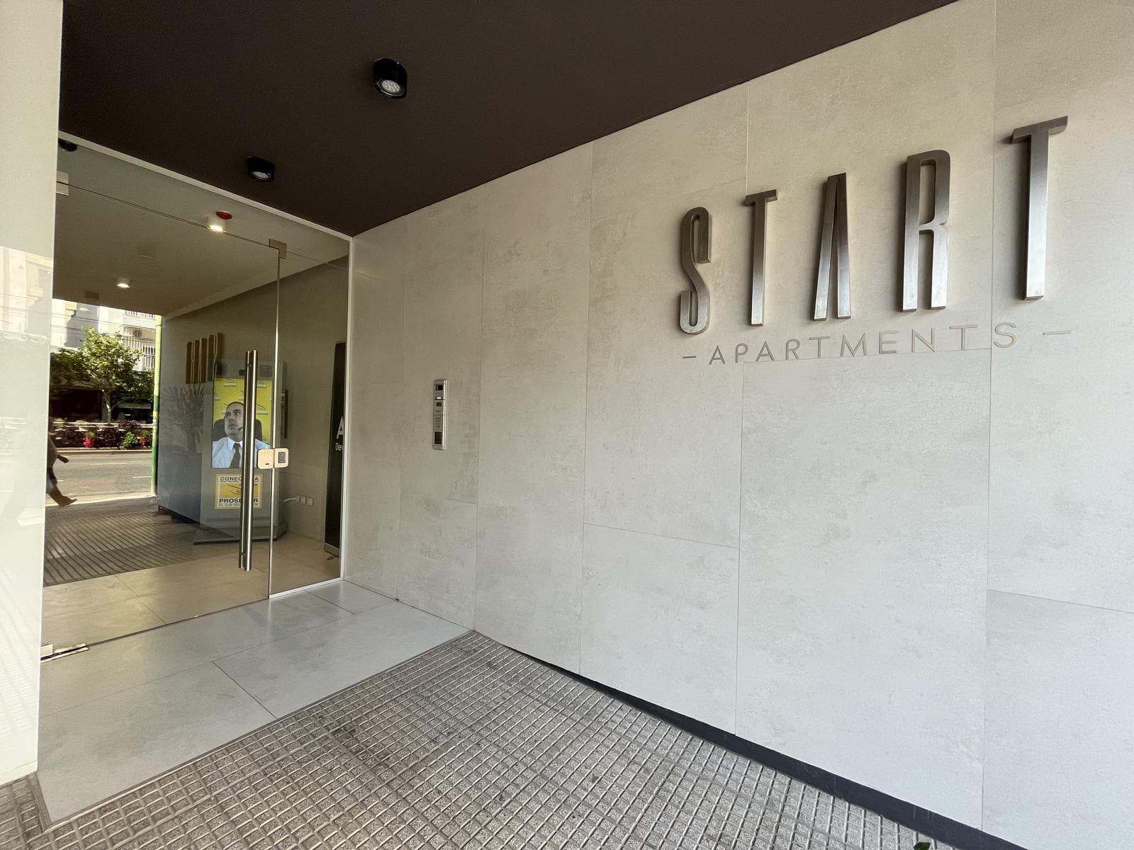 2-Room Apartment for Sale in Paternal