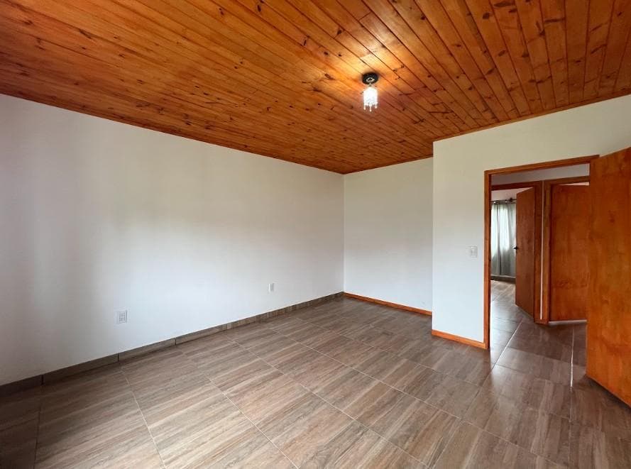 4-Bedroom House for Sale in Domselaar Chico