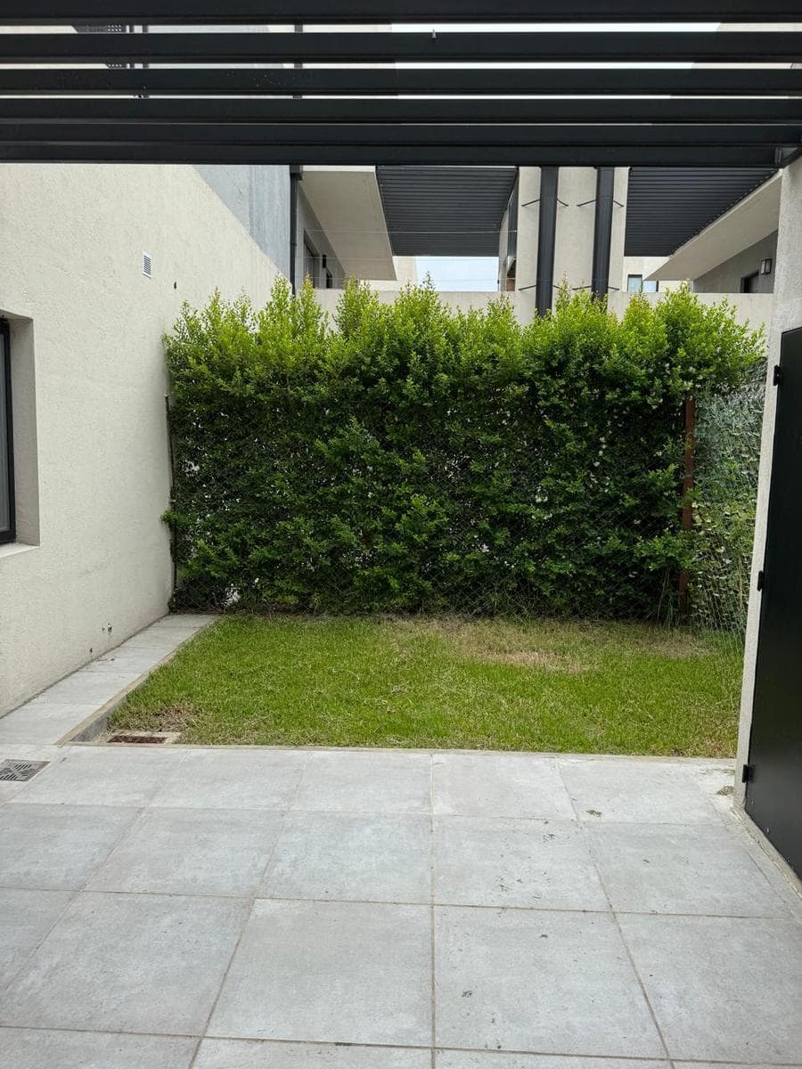 Ground-floor apartment in Altos del Encuentro with a garden