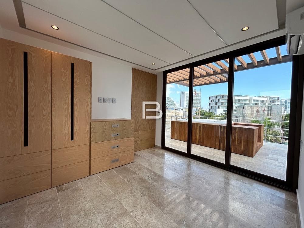 House for Sale in Puerto Cancún