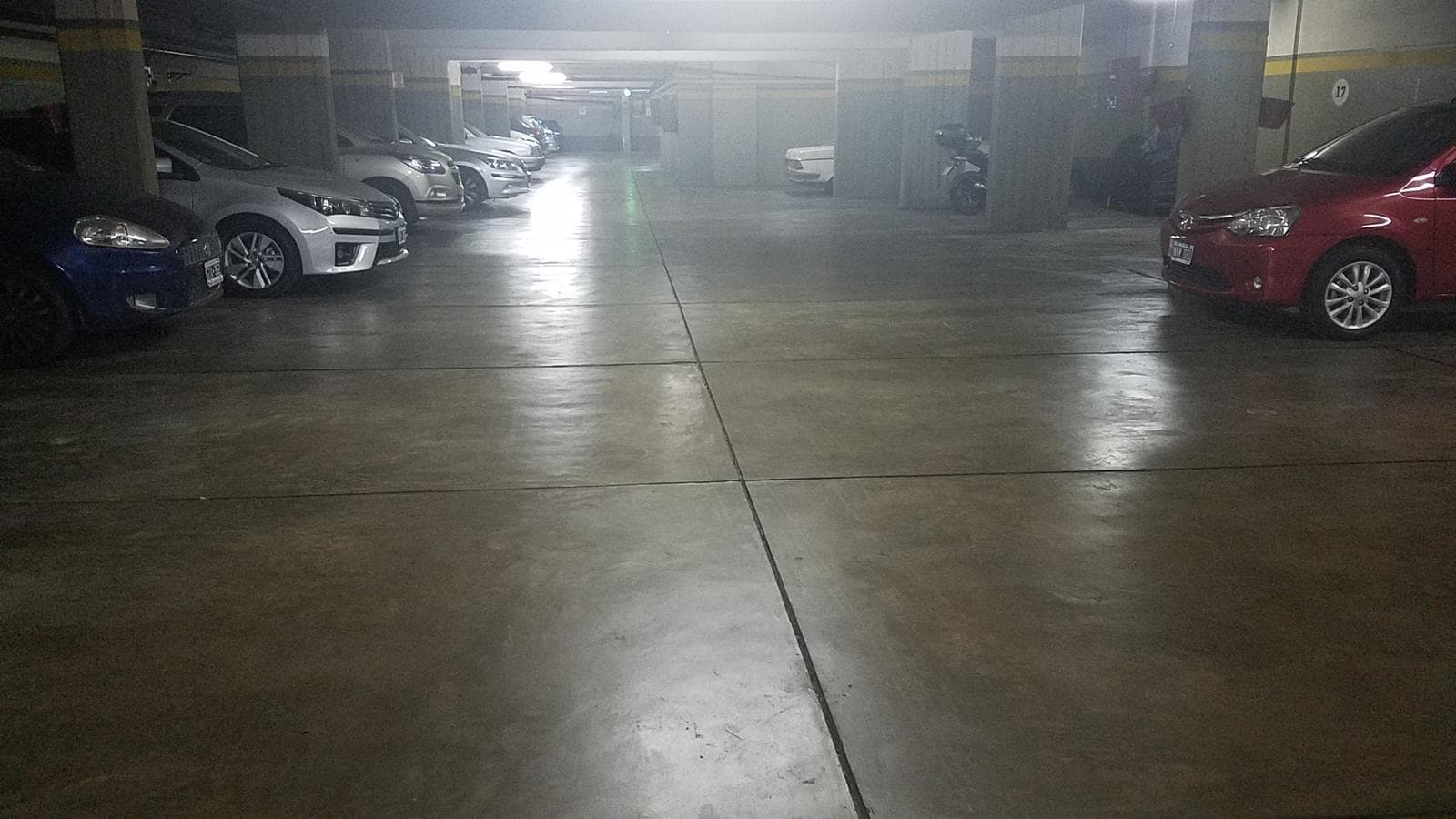 Rivera Indarte y Membrillar - Covered, permanent parking space for medium/large cars. 24-hour security.