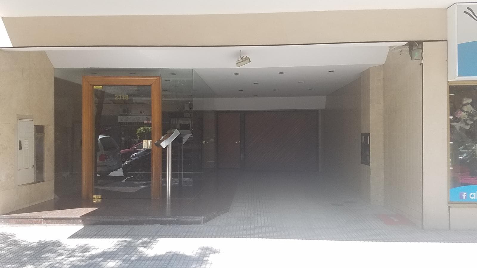 Rivera Indarte y Membrillar - Covered, permanent parking space for medium/large cars. 24-hour security.
