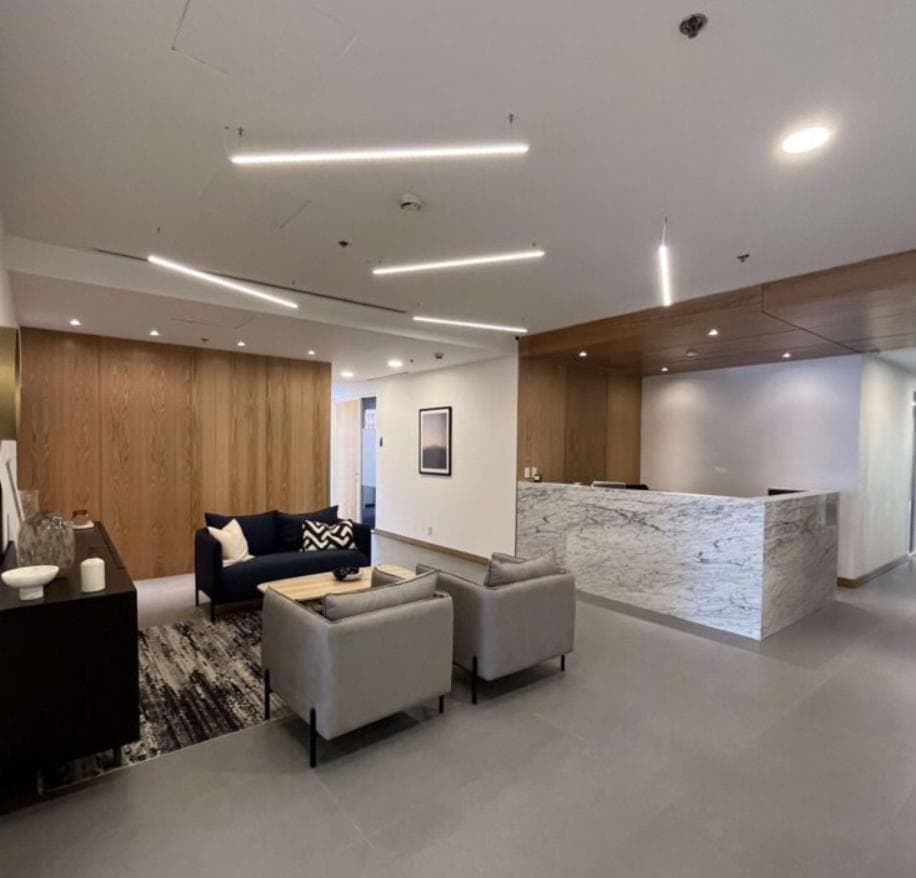 FULLY EQUIPPED AND FURNISHED OFFICE