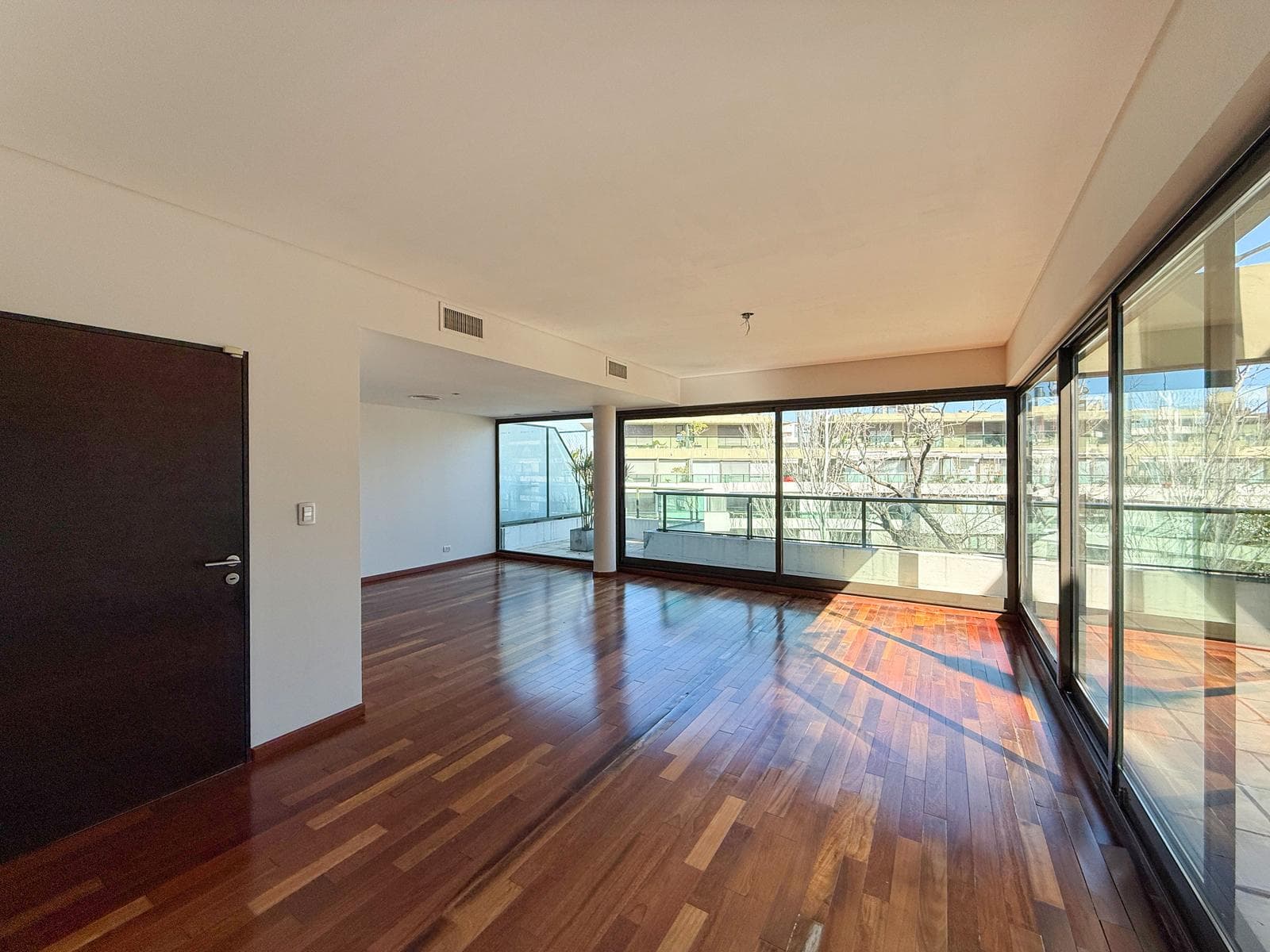 3-Bedroom Duplex Apartment with a Private Terrace and Amenities