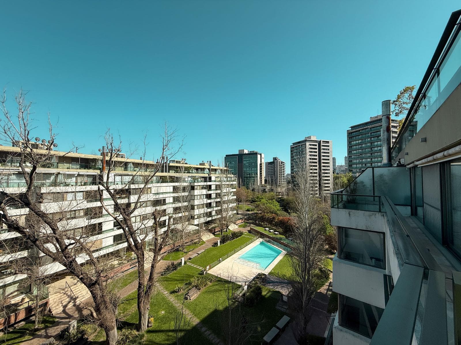 3-Bedroom Duplex Apartment with a Private Terrace and Amenities