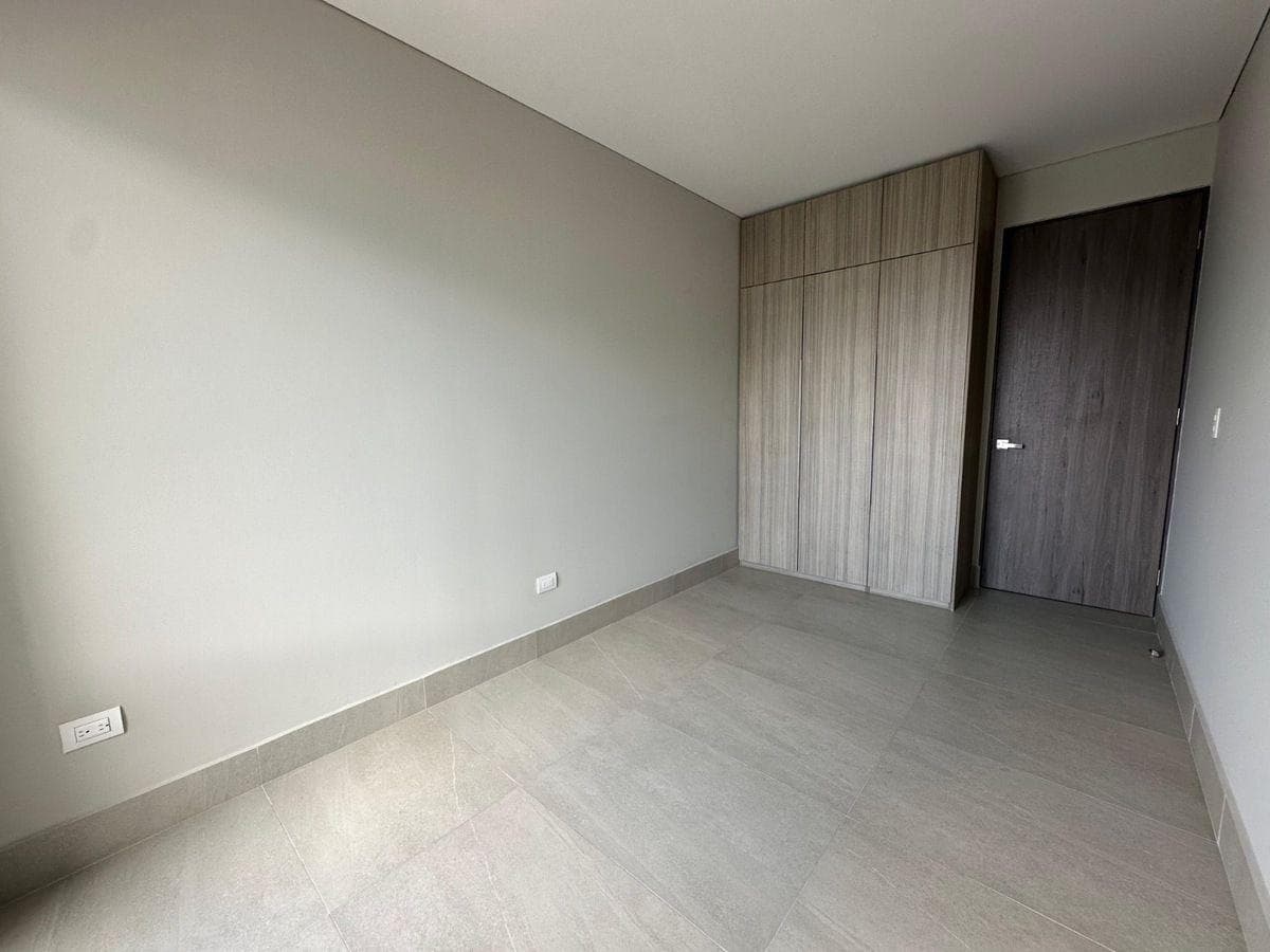 APARTMENT FOR SALE IN THE DEL PASEO RESIDENTIAL COMPLEX IN MONTERREY
