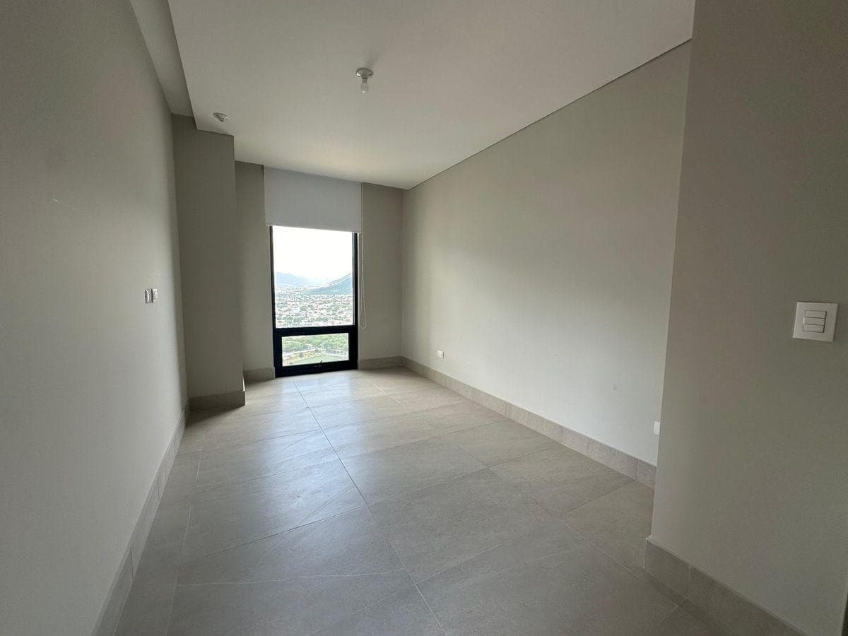 APARTMENT FOR SALE IN THE DEL PASEO RESIDENTIAL COMPLEX IN MONTERREY
