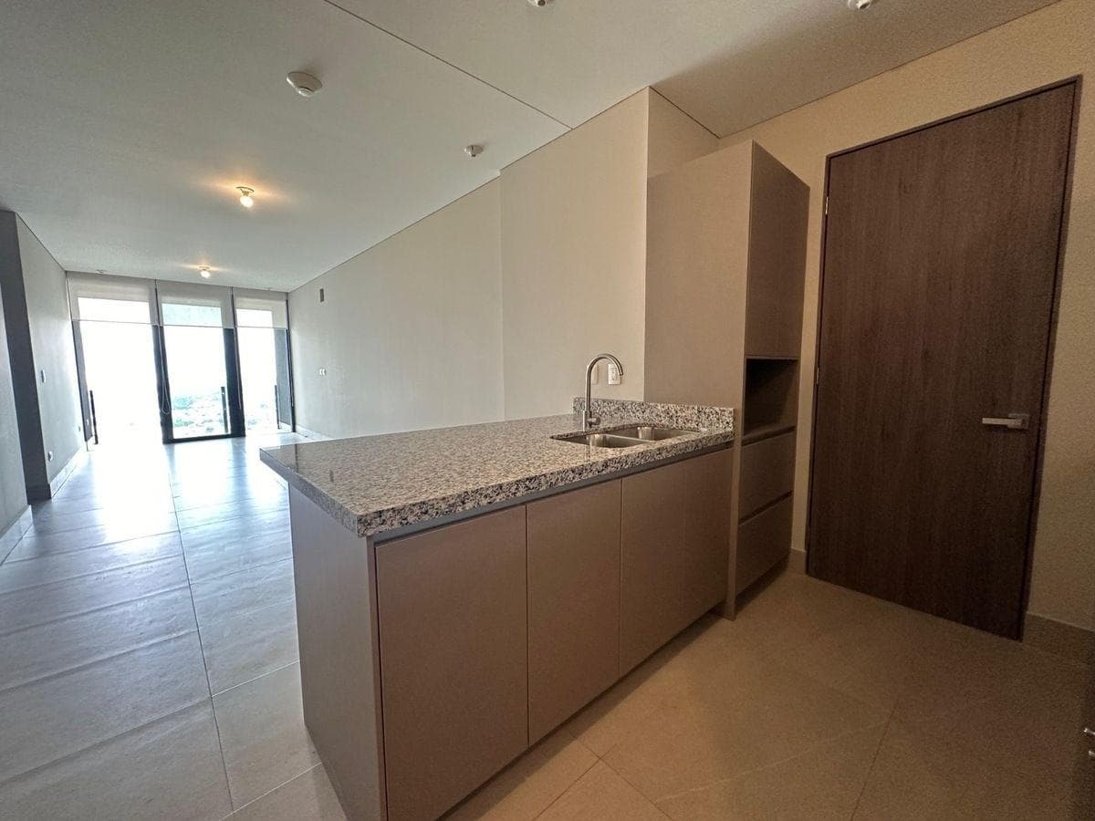 APARTMENT FOR SALE IN THE DEL PASEO RESIDENTIAL COMPLEX IN MONTERREY