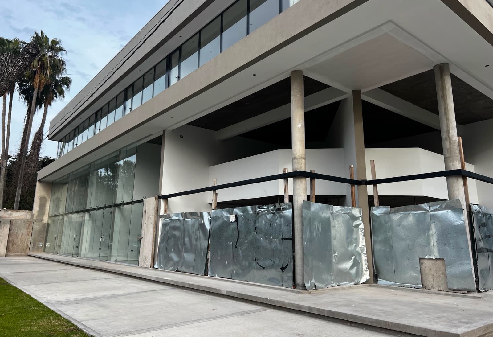 Office for sale at 474 at the corner of 14th Street, City Bell. Paseo Pellegrini. Last units available