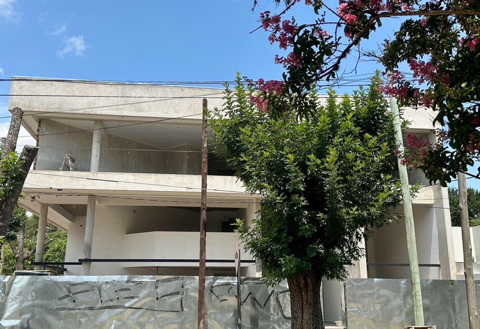 Office for sale at 474 at the corner of 14th Street, City Bell. Paseo Pellegrini. Last units available