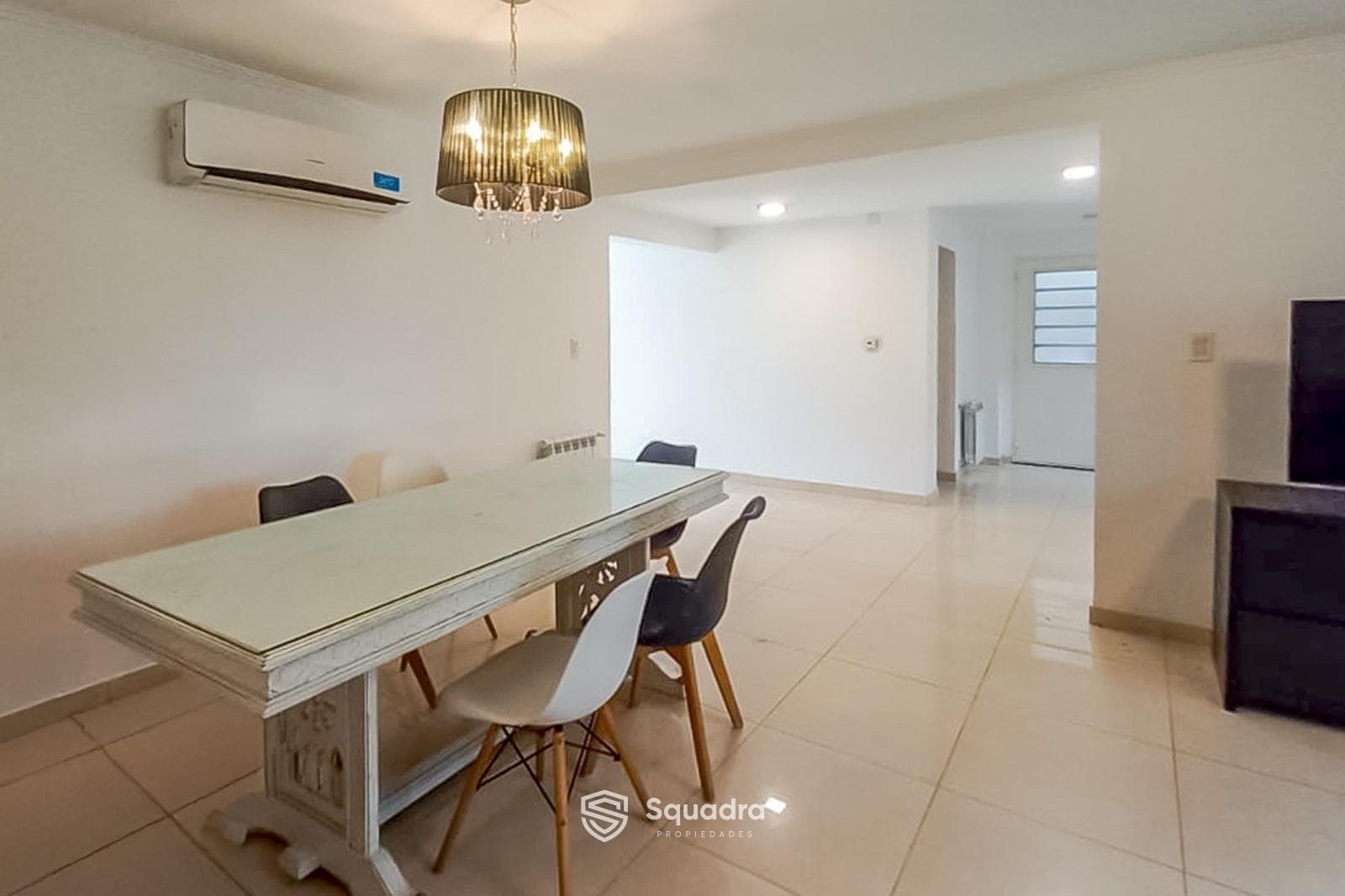 FOR SALE - 3-bedroom house with a yard and pool - Tierra de Sueños 3 neighborhood, Roldán.